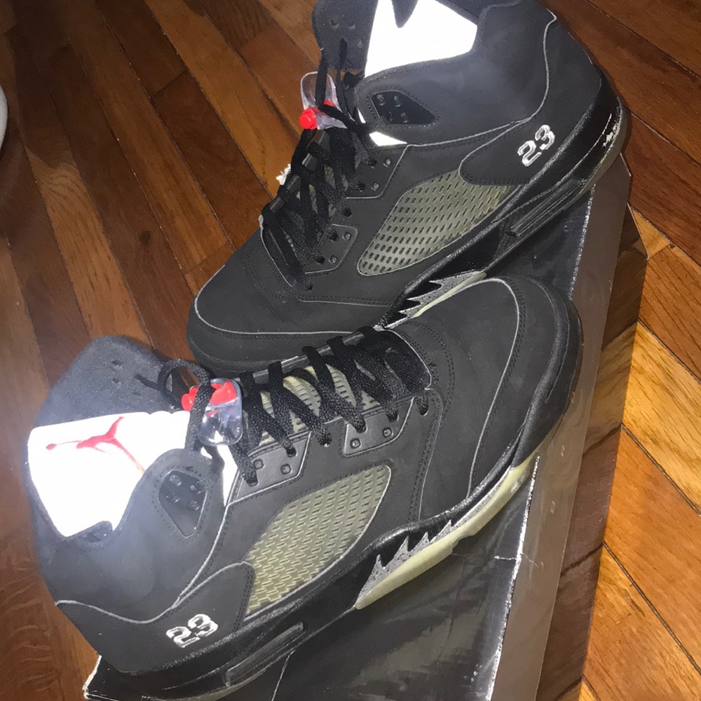 AIR JORDAN 5 RETRO